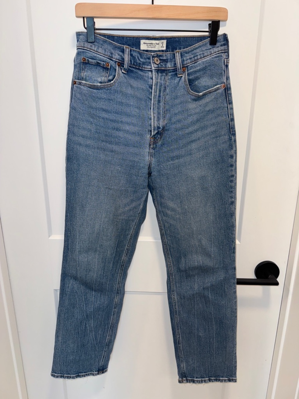 Abercrombie & Fitch The Ankle Straight Ultra High Rise